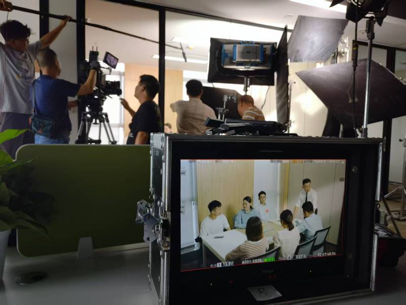 武城县TVC拍摄公司：科技产品视觉化大师，诠释未来感与功能美学